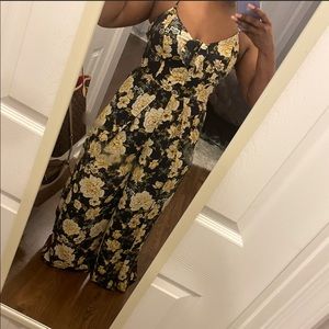 🔥🔥Floral wide leg jumpsuit🔥🔥